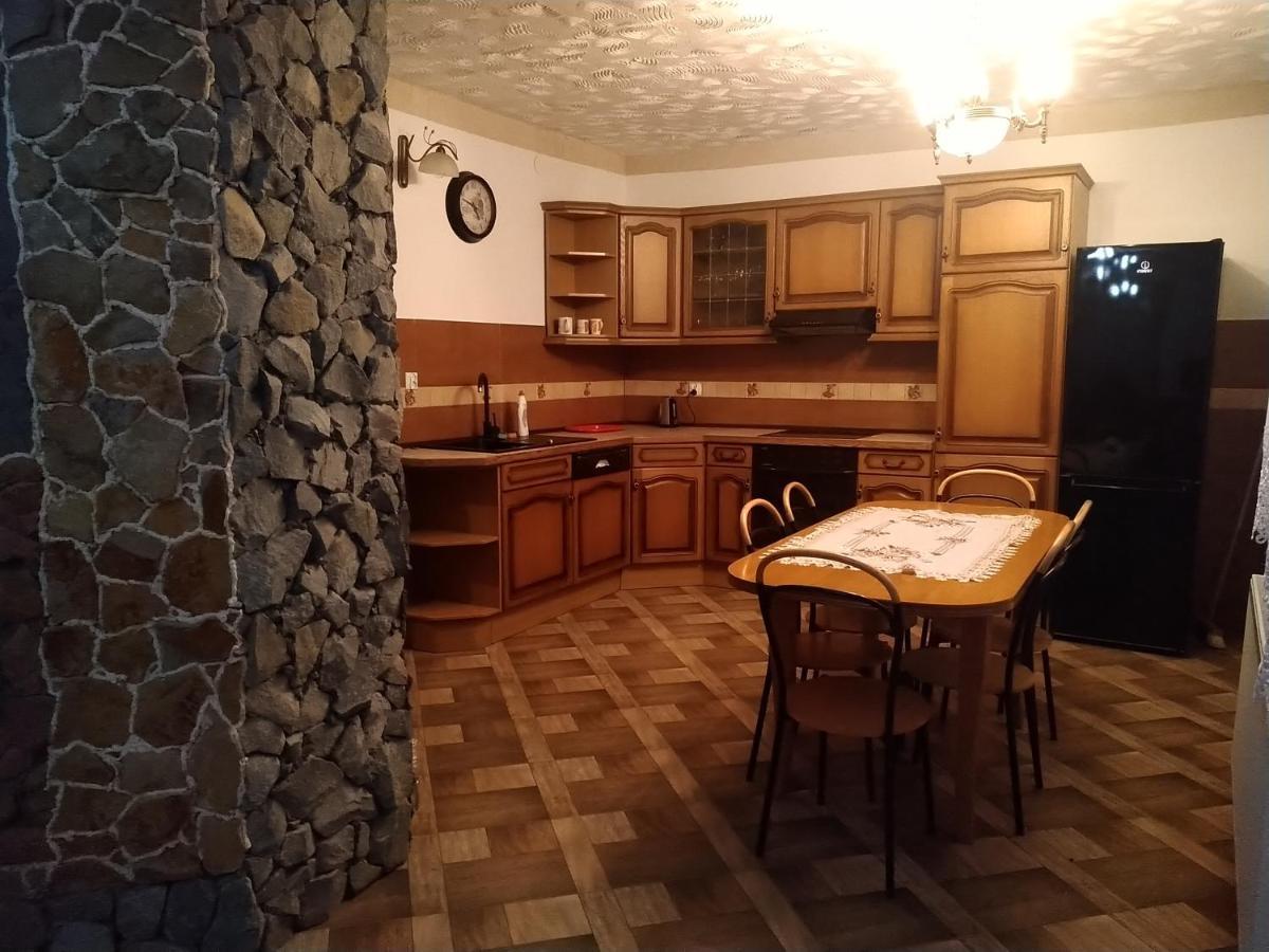 Dom W Bieszczadach 10 Osobowy Villa โวลโคเวยา ภายนอก รูปภาพ